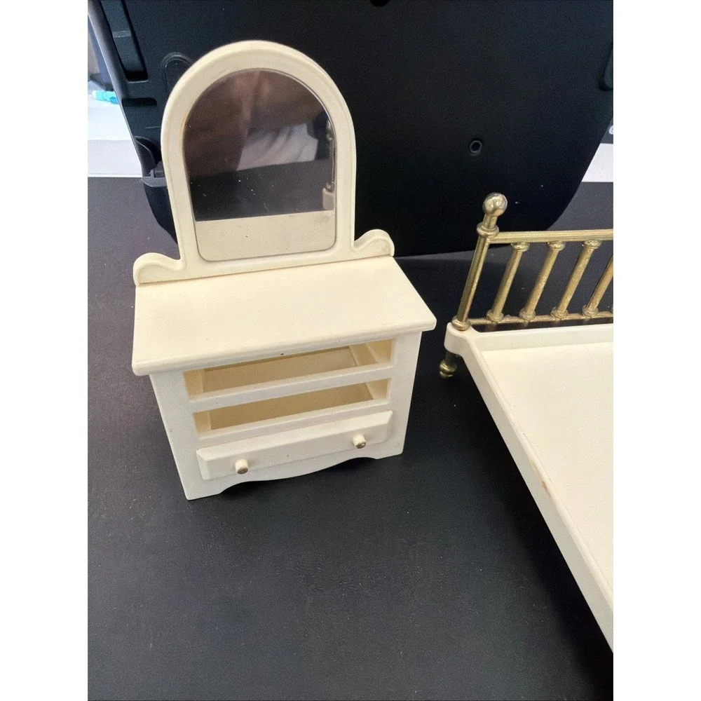 Vintage 1970s Fisher Price Dollhouse Decorator Bedroom Bed Dresser Vanity Set